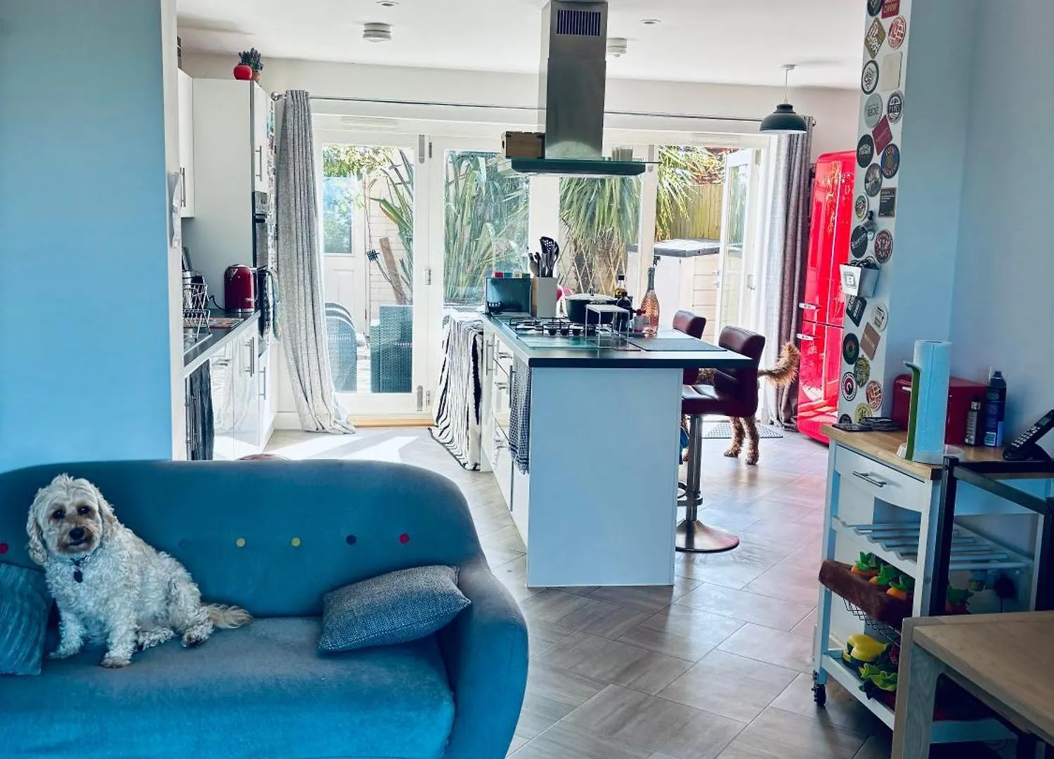 Holiday home 4 Bed Townhouse With Spectacular Views 4 Miles From Cardiff 10Min Drive Or Train Journey To City Centre